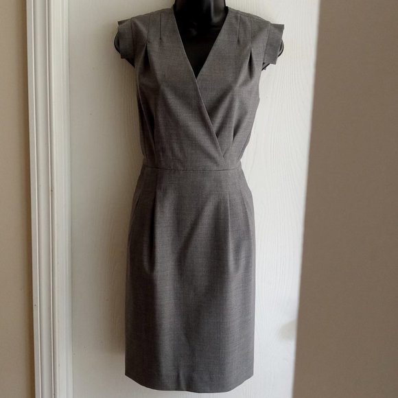 Banana Republic Dresses & Skirts - Banana Republic | Chic Grey Short Sleeve Carine Dress